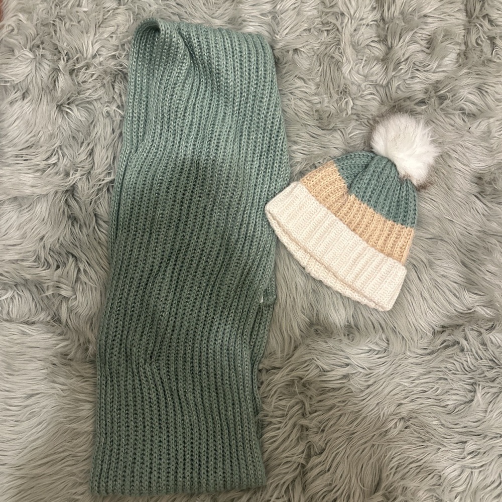 lauren conrad green hat and scarf